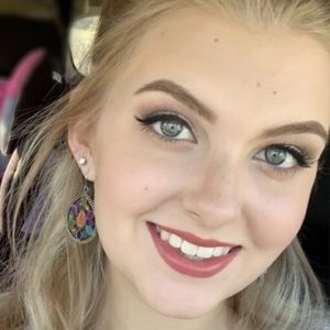 Meet your Posher, Mikayla